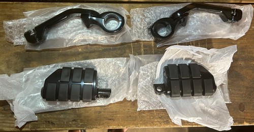Adjustable highway pegs foot
